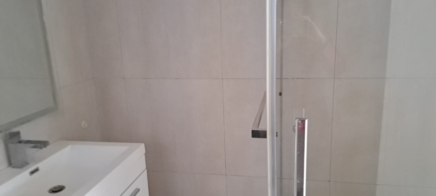 To Let 1 Bedroom Property for Rent in Sea Point Western Cape